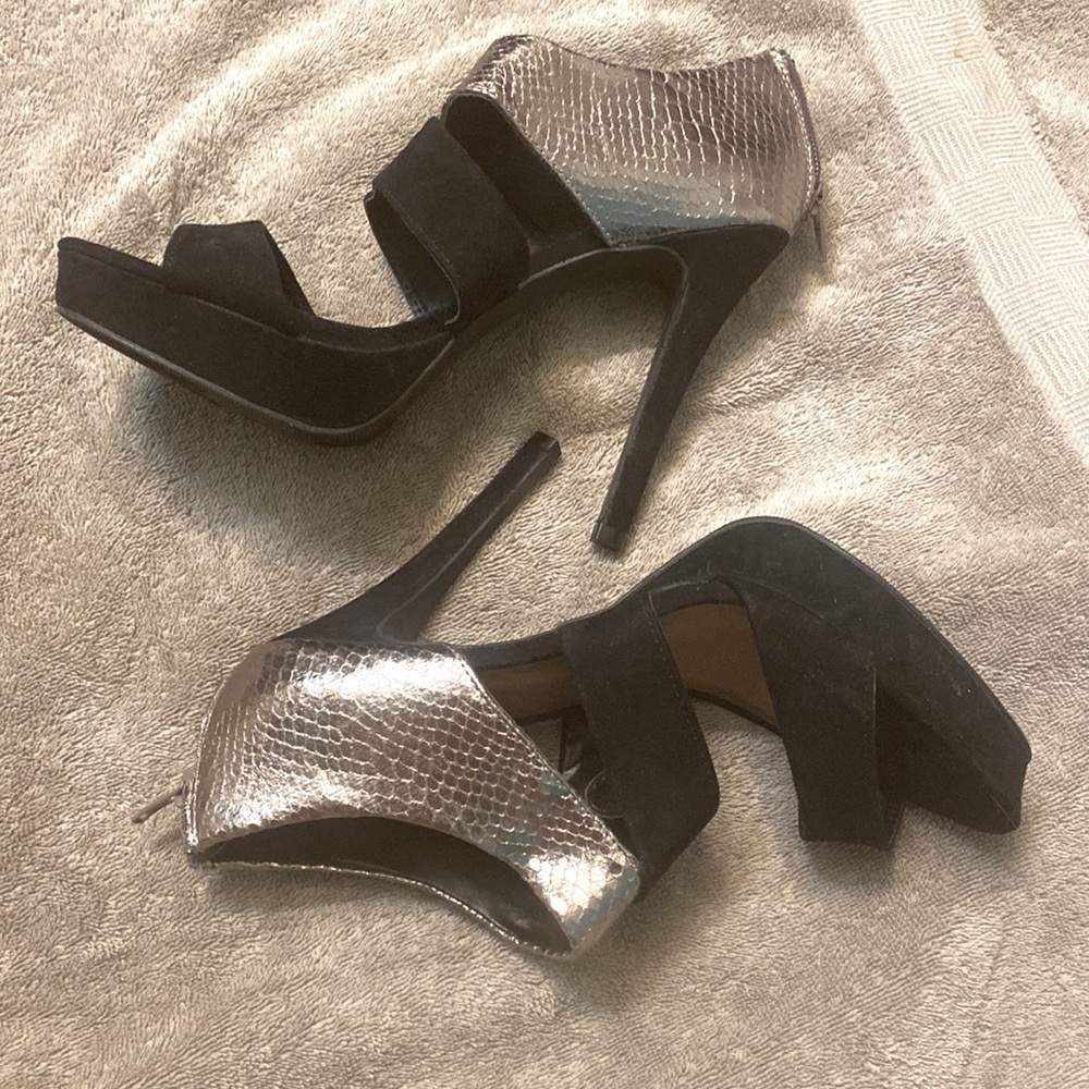JustFab black and silver heels size 8